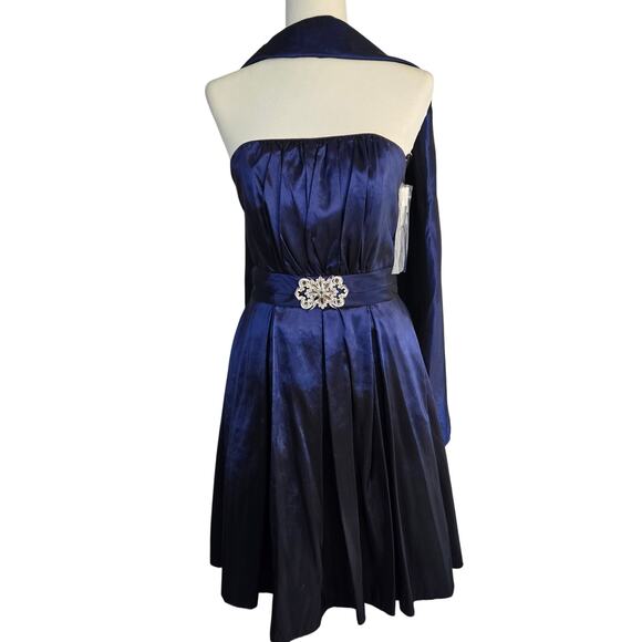 NWT Women's Fiesta Semi Formal Dress Blue Large Fits Like Medium Party Junior - Picture 1 of 8